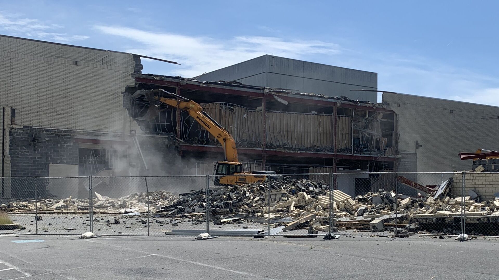 Demolition of Fairgrounds Square Mall in Muhlenberg